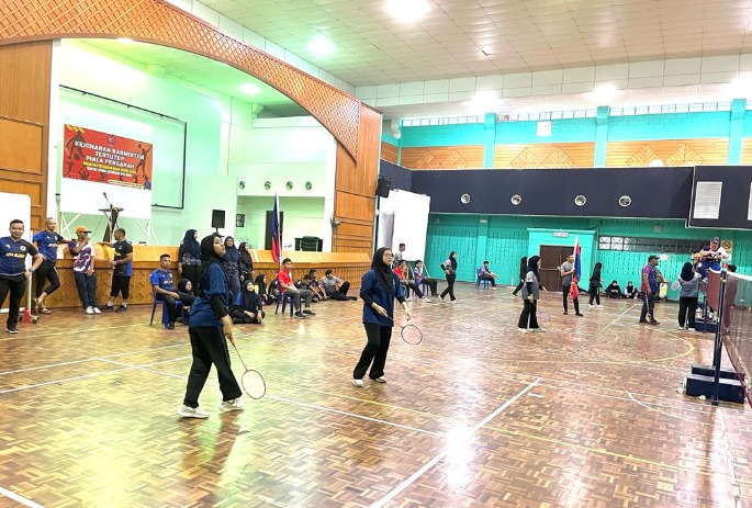 BADMINTON1